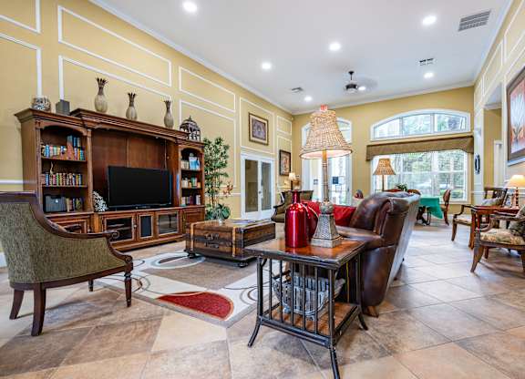 Lounge Seating at Claymore Crossings Affordable Apartments in Tampa FL
