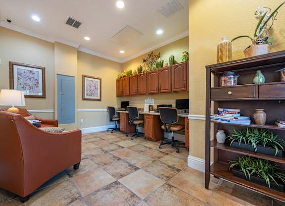 Business Center at Kensington Gardens Affordable Apartments in Riverview FL