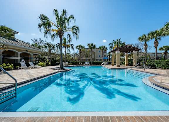 Pool at Kensington Gardens Affordable Apartments in Riverview FL