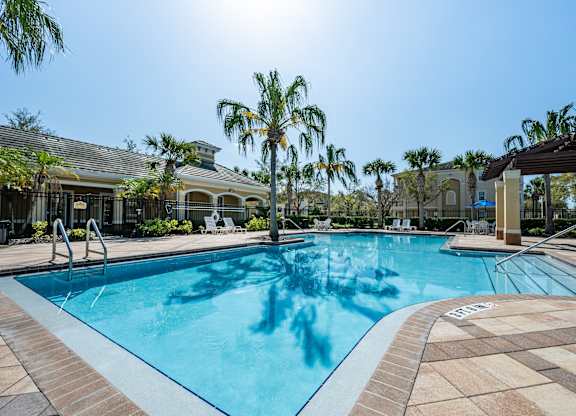 Swimming Pool at Kensington Gardens Affordable Apartments in Riverview FL