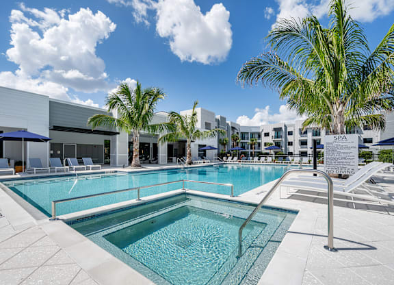 Resort-Style Pool at Marquee Square Apartments in Tampa, FL