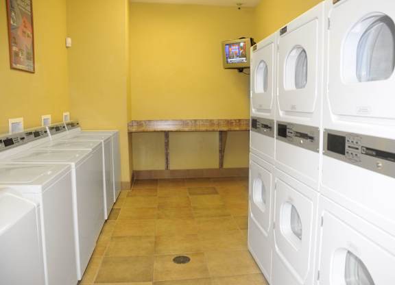Laundry Center at Claymore Crossings Apartments in Tampa FL