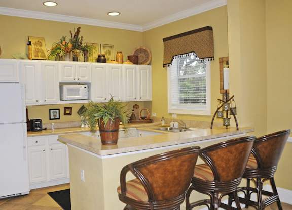 Clubhouse Kitchen at Claymore Crossings Apartments in Tampa FL