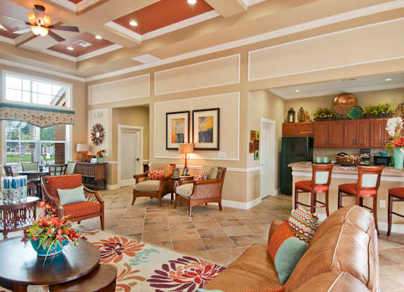 Clubhouse at Colonial Lakes Apartments in Lake Worth, FL