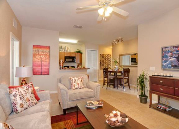 Open-Layout Homes at Colonial Lakes Apartments in Lake Worth, FL
