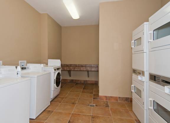Laundry Center Colonial Lakes Apartments in Lake Worth, FL
