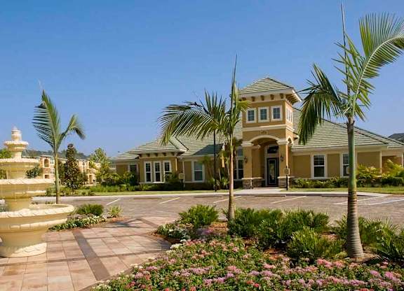 Cross Creek Apartments in Tampa FL