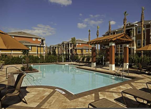 Swimming Pool at Bayside Court Apartments in Clearwater FL