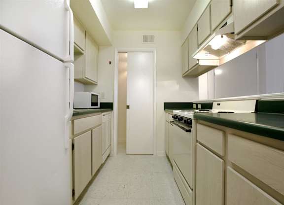 Fully Equipped Kitchens at Stoddert Place Affordable Apartments in Pensacola FL
