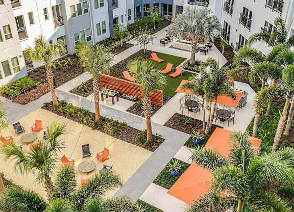 Garden Courtyard at Aurora Luxury Apartments in Downtown Tampa, FL