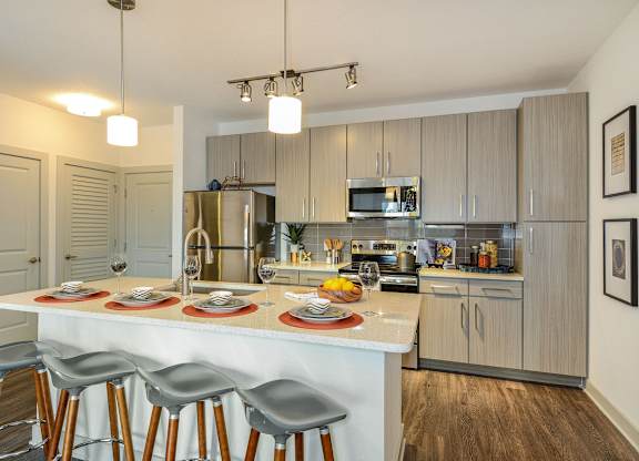 Modern Kitchens at Grady Square Luxury Apartments in Tampa, FL