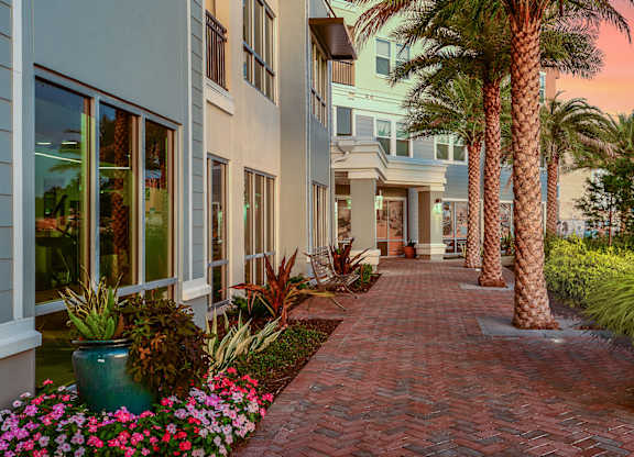 Pathways at at Grady Square Luxury Apartments in Tampa, FL