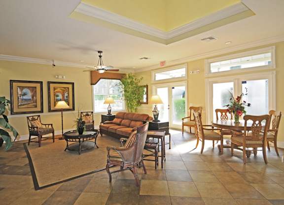 Clubhouse at Grande Oaks Apartments in Tampa FL
