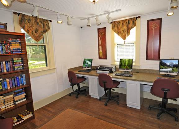 Business Center at Grande Oaks Apartments in Tampa FL
