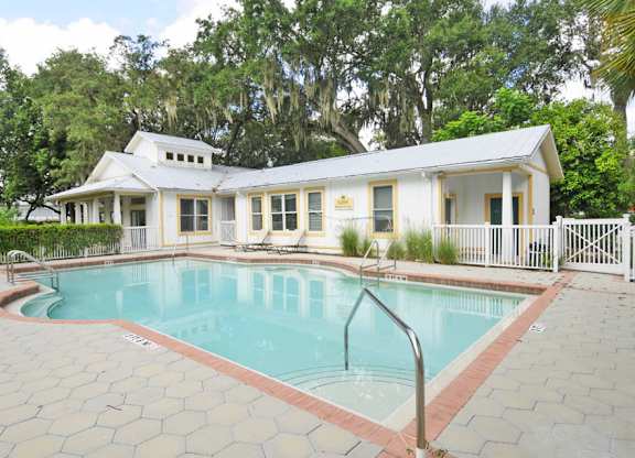 Pool at Grande Oaks Apartments in Tampa FL