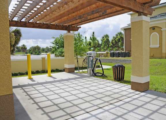 Car Care Center at Hudson Ridge Apartments in Port Richey, FL