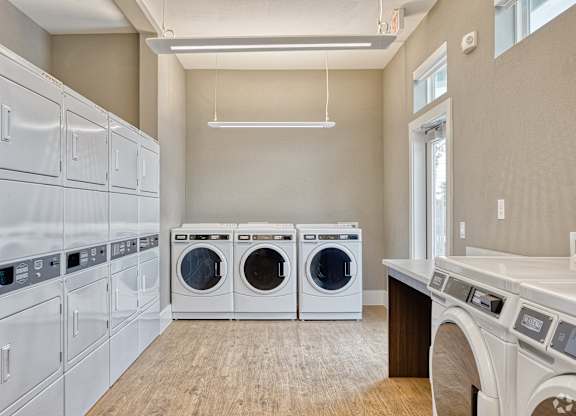 Community Laundry Center at La Cima Apartments