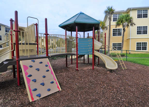 Playground at Meridian Pointe Afforable Apartments in Tampa FL