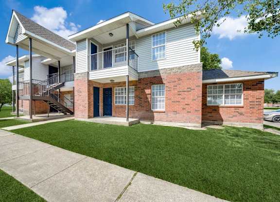 Exterior at Mockingbird Lane Plaza Affordable Apartments in Victoria TX