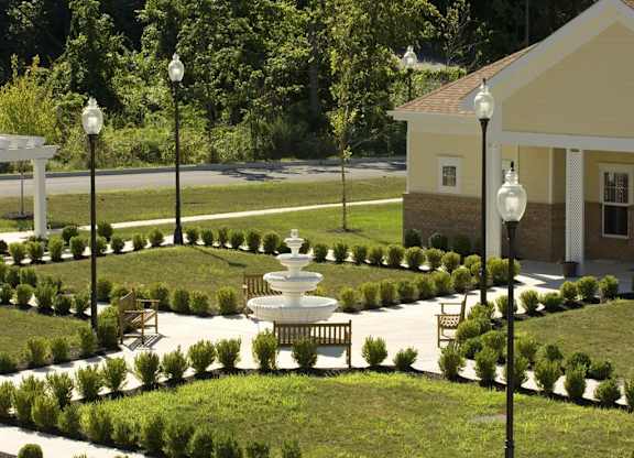 Garden Courtyard at Spring Manor Senior Apartments in Poughkeepsie, NY