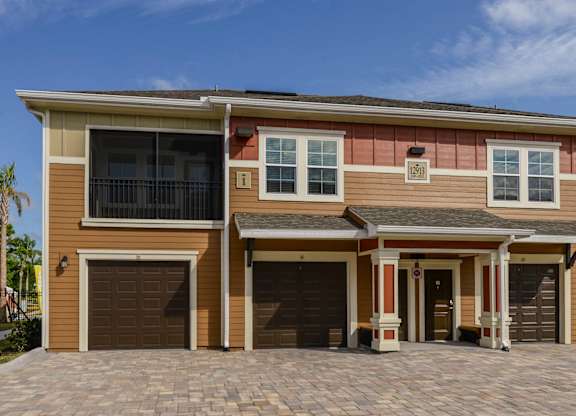 Apartments with Garages at The Sedona in Tampa FL