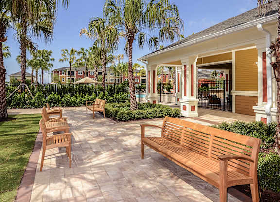 Garden Courtyard at The Sedona Luxury Apartments in Tampa, FL