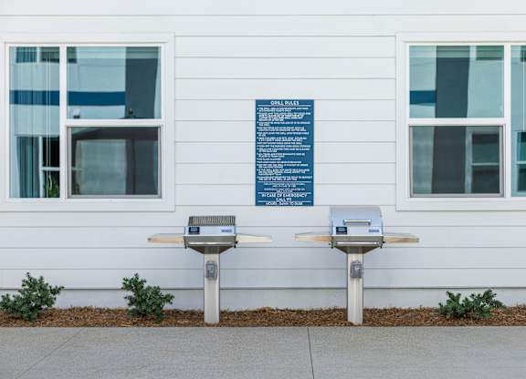 BBQ Grills at Lakeland Senior Apartments in Santa Fe Springs CA