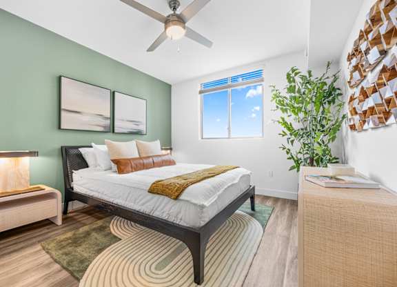Spacious Bedroom with Ceiling Fan at Vista Sur Apartments