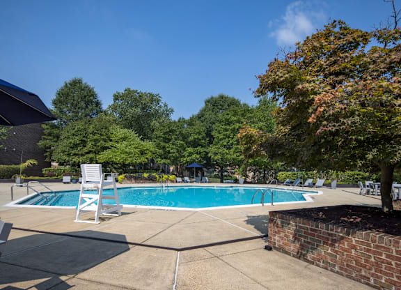 Crystal Clear Swimming Pool at Autumn Woods, Bladensburg