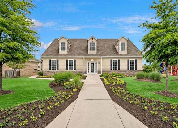Exterior building at Andrews Ridge Apartments, Suitland, MD, 20746