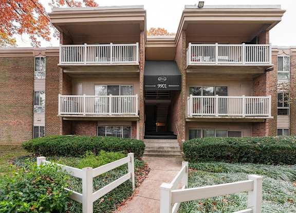 our apartments in a city at The Glendale Residence, Lanham, MD