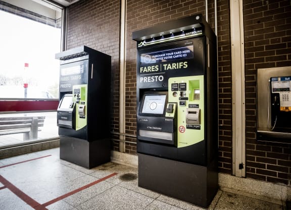 metrolinx subway card machine
