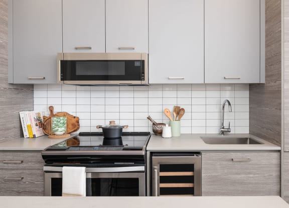 electric kitchen range with microwave overhead