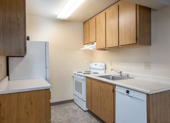 Spacious Kitchen at Altamont Apartments, California, 94928