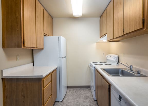 Kitchen Sink With Faucet at Altamont Apartments, California