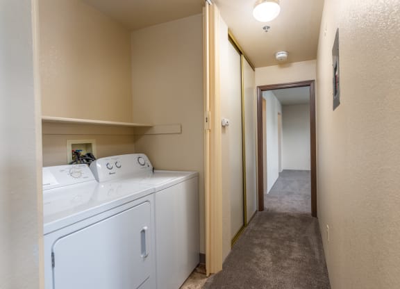 Washer Dryer at Altamont Apartments, Rohnert Park
