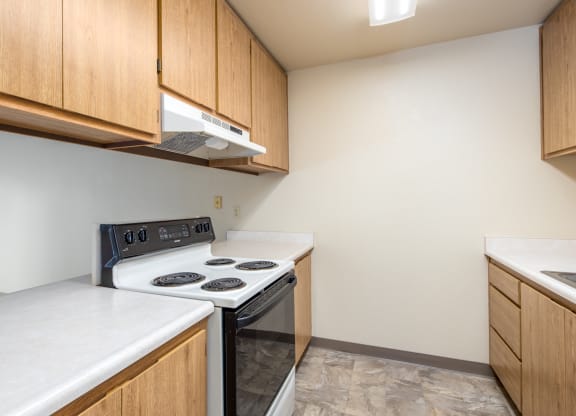 Fully Equipped  Kitchen at Altamont Apartments, Rohnert Park, California