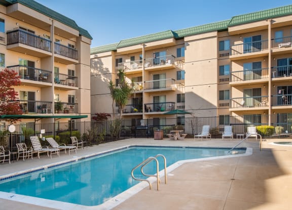 Pool View at Altamont Apartments, Rohnert Park