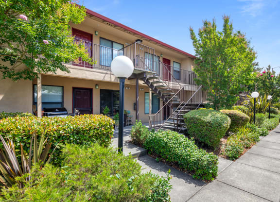 Courtyard at Manor Apartments, Rohnert Park, California