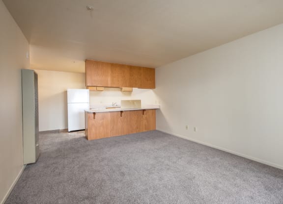 Unfurnished Living at Manor Apartments, Rohnert Park, California