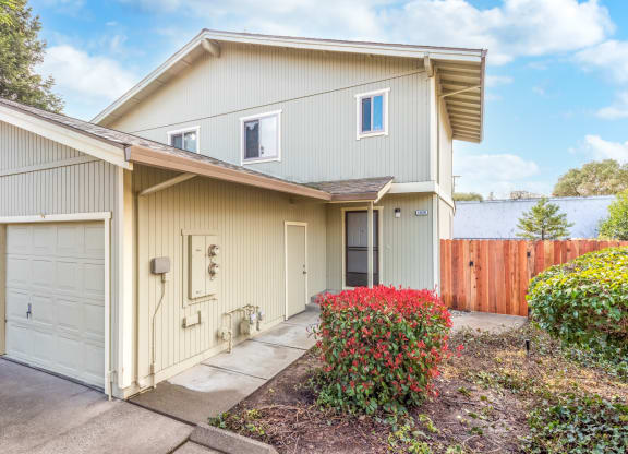 Courtyard at Meadowrock Duplexes, Santa Rosa