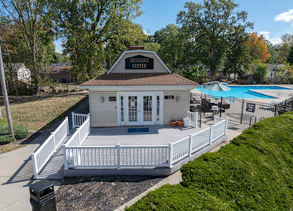 House Exterior View at Wood Creek Apartments, Fort Wayne, Indiana