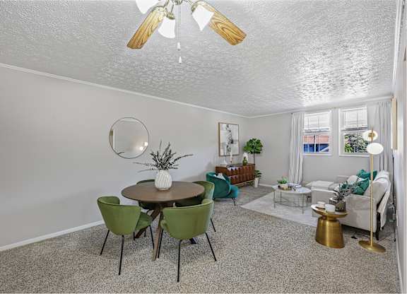 Dining Room at Wood Creek Apartments, Indiana, 46835