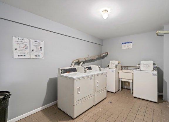 Laundry Room at Hanover Park Blu Apartments, Hanover Park, 60133
