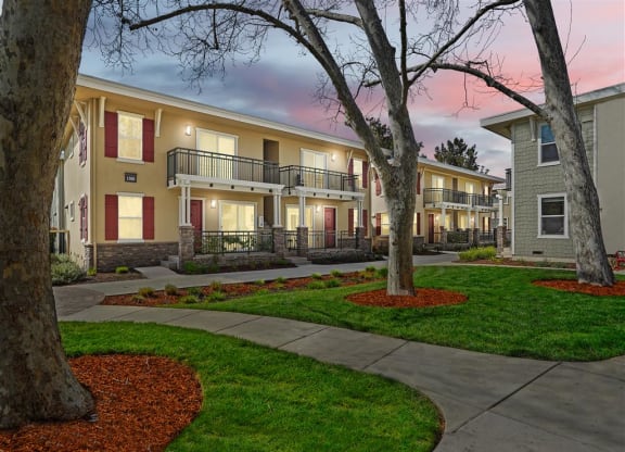 Evening View at Parkside Apartments, California, 95616