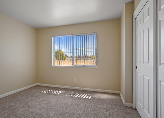Bay Windows at Colonial Garden Apartments, California, 94401