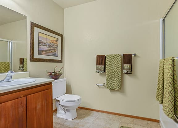 Modern Bathroom Fittings at Cypress Landing, California