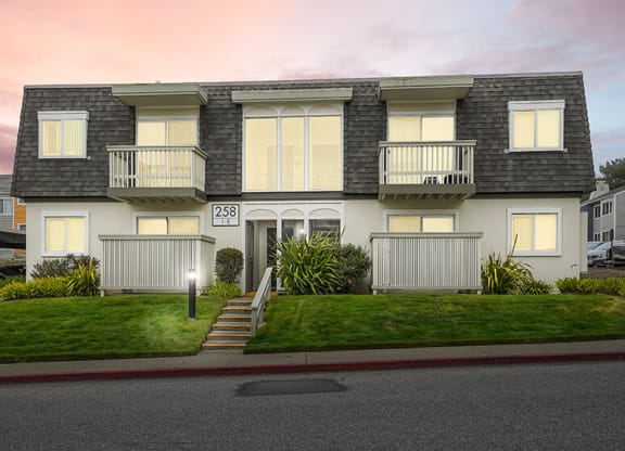Property Exterior at Fairmont Apartments, Pacifica