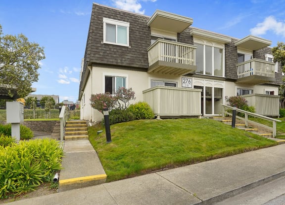 Courtyard Green Space at Fairmont Apartments, Pacifica, 94044