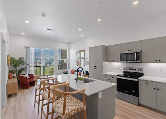 Well Equipped Eat-In Kitchen at Solhavn Apartments, Utah, 84003